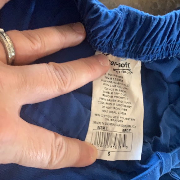 Butter Soft stretch scrubs - Picture 4 of 5